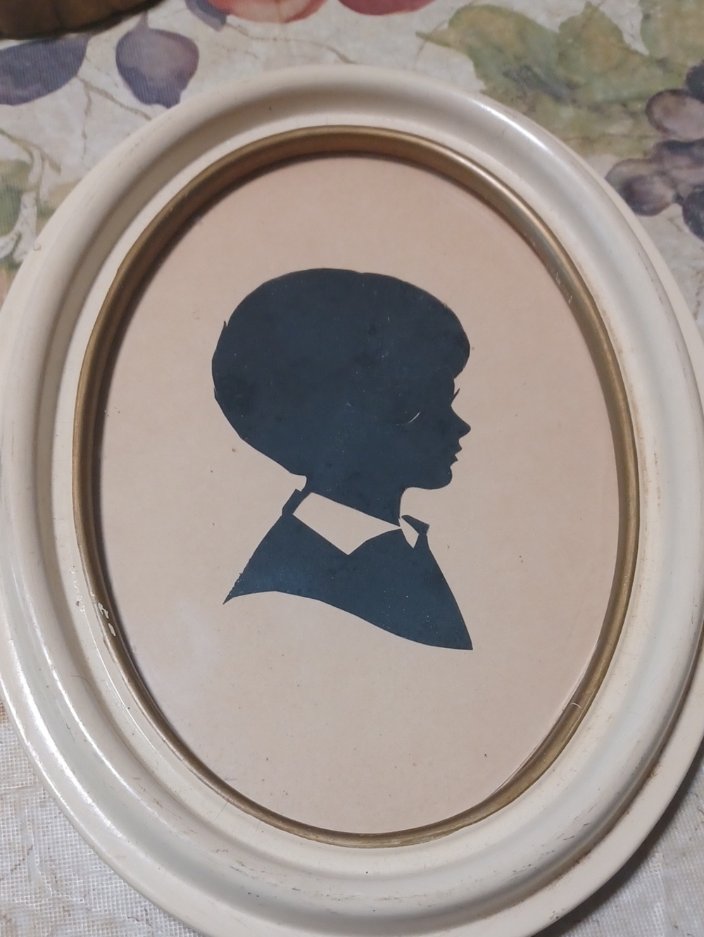 Silhouette Portrait in Oval Cream Frame - BLACK Cutout